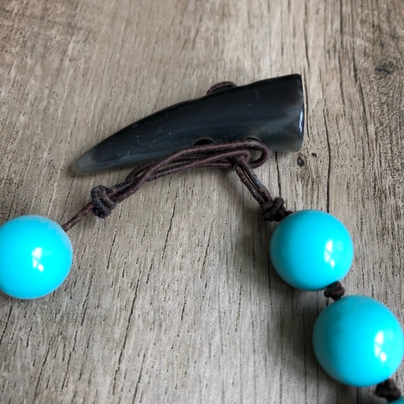 Necklace with turquoise beads, knotted - Picture 3 of 3